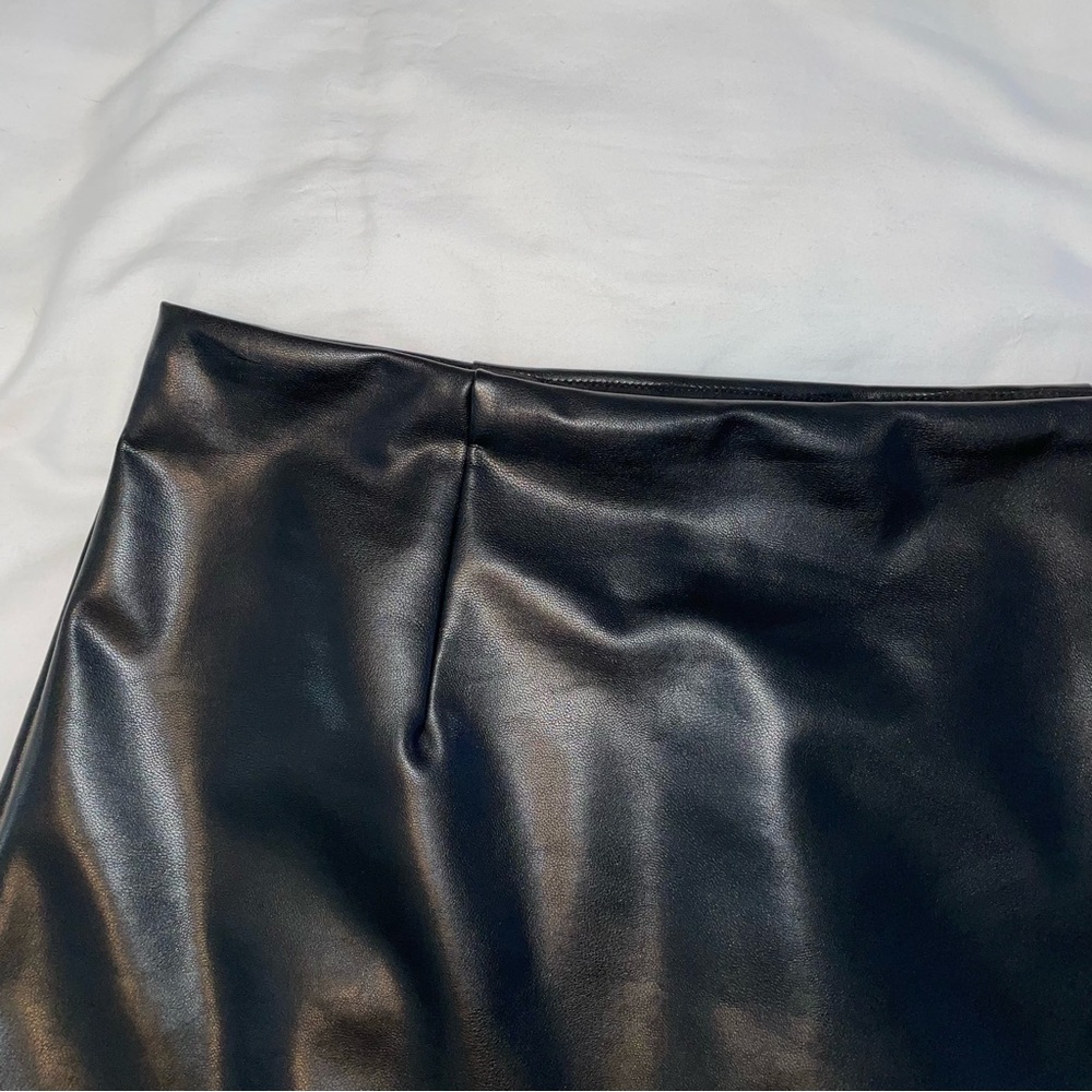 Abercrombie & Fitch Black Faux Leather Skort L - Picture 5 of 9